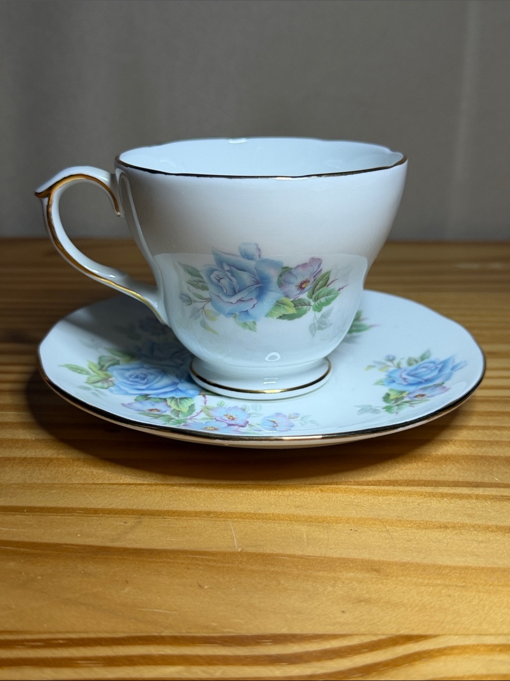 Duchess Fine Bone China Blue Rose Footed Teacup & Saucer Set
